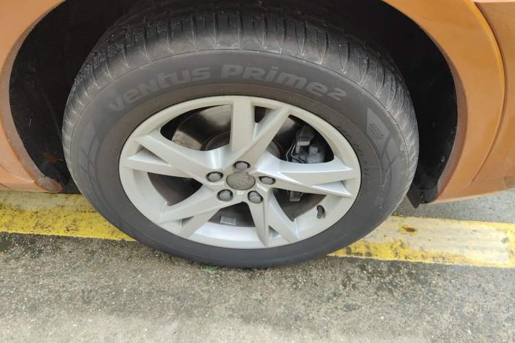 Used Audi Q3 2017 30 TFSI Fashion Model Right Front Wheel Hub