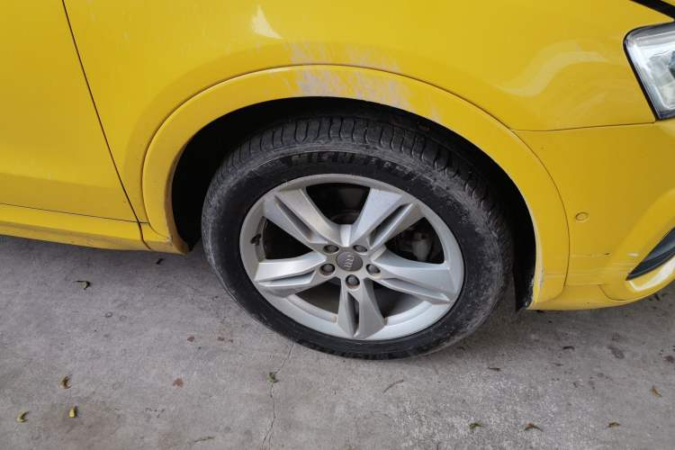 Used Audi Q3 2017 30 TFSI Fashion Model Right Front Wheel Hub