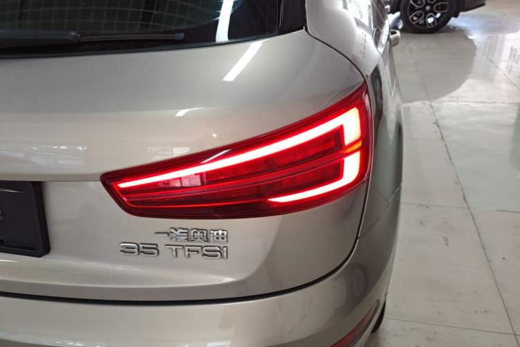 Used Audi Q3 2017 35 TFSI Fashion Model Right Rear Taillight