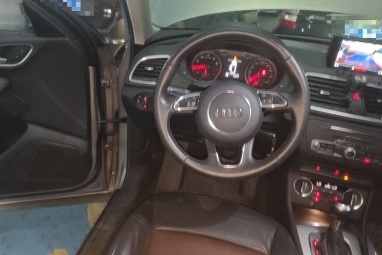 Used Audi Q3 2017 35 TFSI Fashion Model Steering Wheel