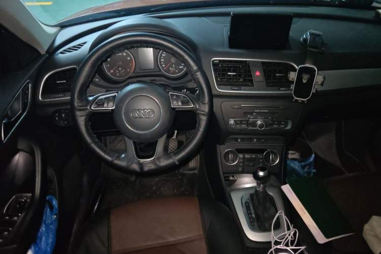 Used Audi Q3 2017 35 TFSI Fashion Model Steering Wheel