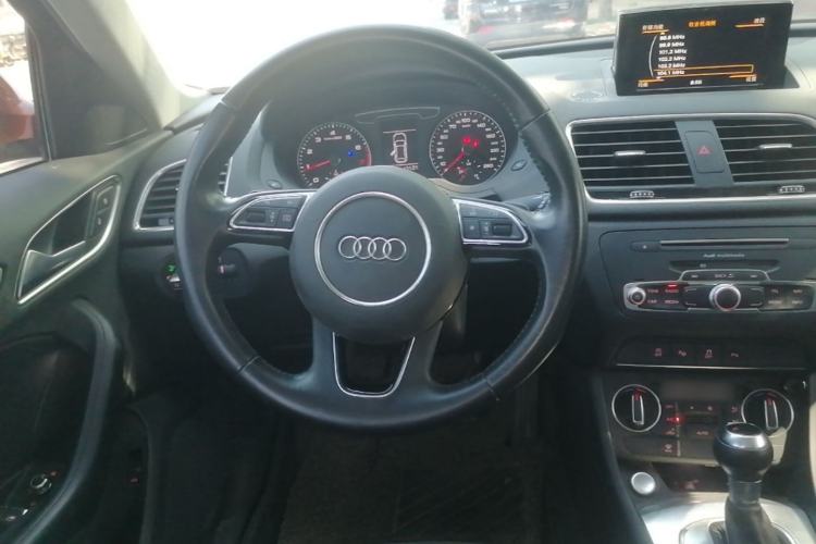 Used Audi Q3 2017 30 TFSI Fashion Model Steering Wheel