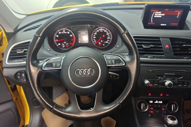 Used Audi Q3 2017 35 TFSI Fashion Model Steering Wheel