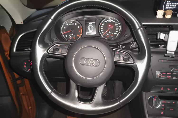 Used Audi Q3 2017 30 TFSI Fashion Model Steering Wheel