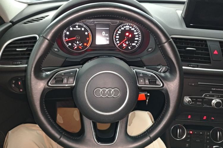 Used Audi Q3 2017 35 TFSI Fashion Model Steering Wheel