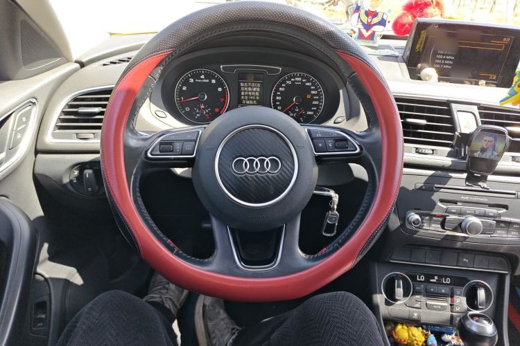 Used Audi Q3 2017 30 TFSI Fashion Model Steering Wheel