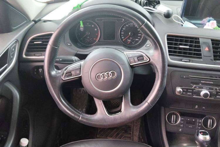 Used Audi Q3 2017 30 TFSI Fashion Model Steering Wheel