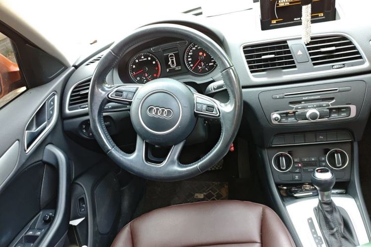 Used Audi Q3 2017 30 TFSI Fashion Model Steering Wheel