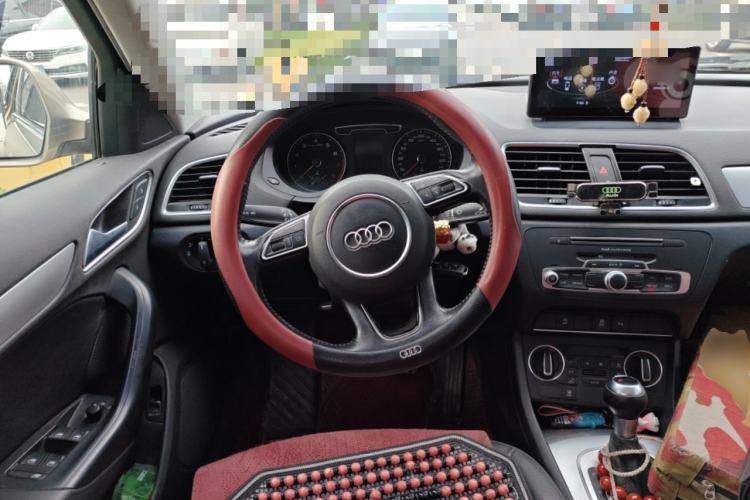 Used Audi Q3 2017 35 TFSI Fashion Model Steering Wheel