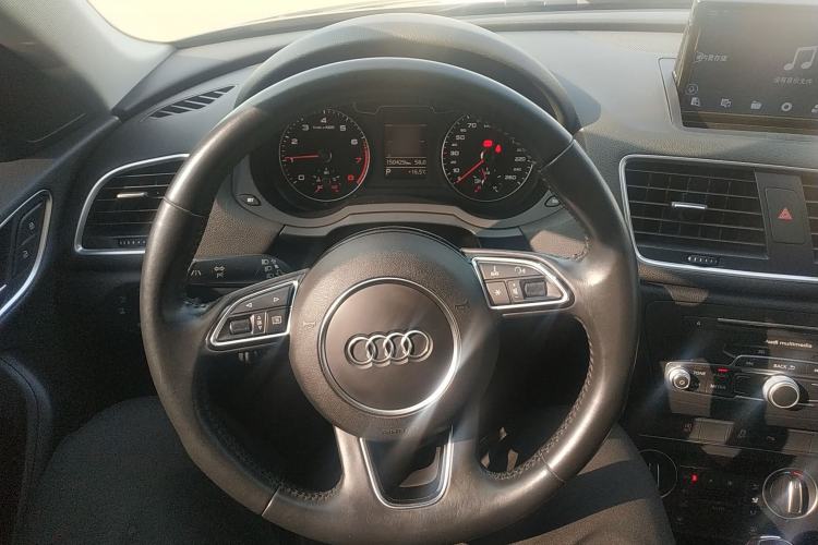 Used Audi Q3 2017 35 TFSI Fashion Model Steering Wheel