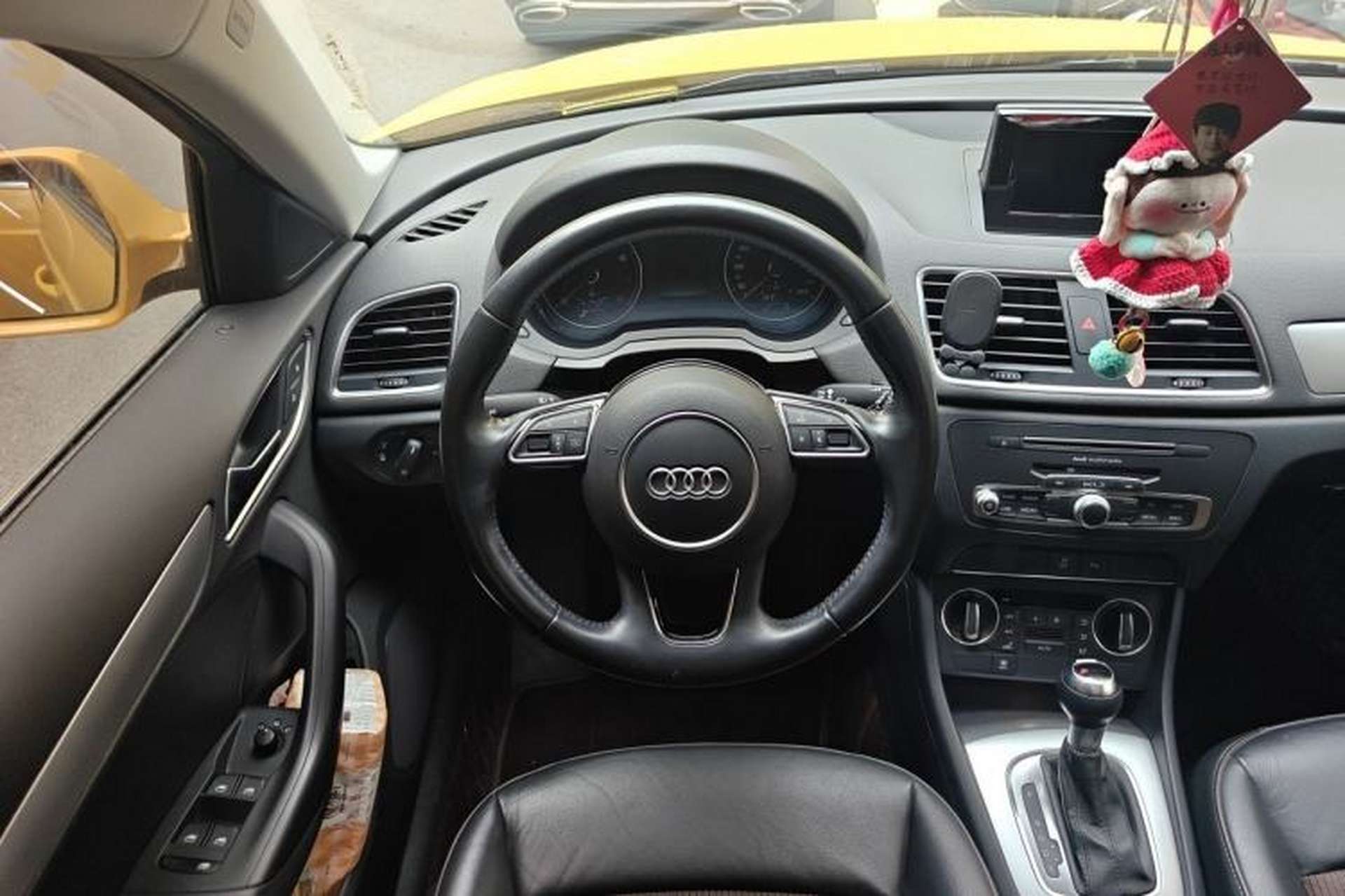 Used Audi Q3 2017 30 TFSI Fashion Model Steering Wheel