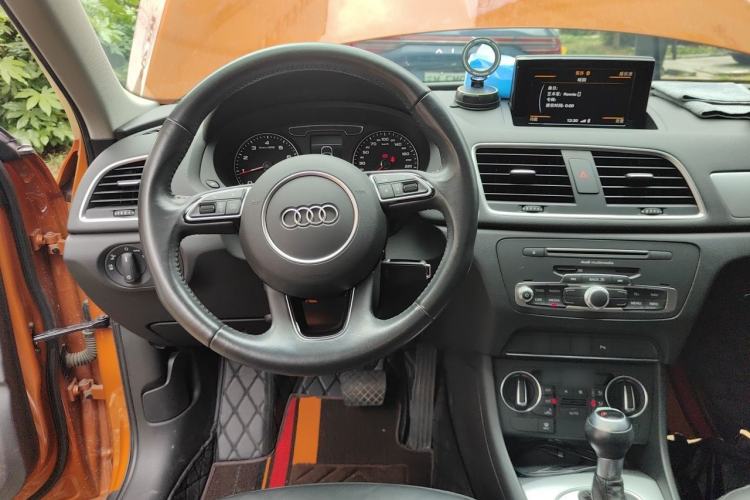 Used Audi Q3 2017 30 TFSI Fashion Model Steering Wheel