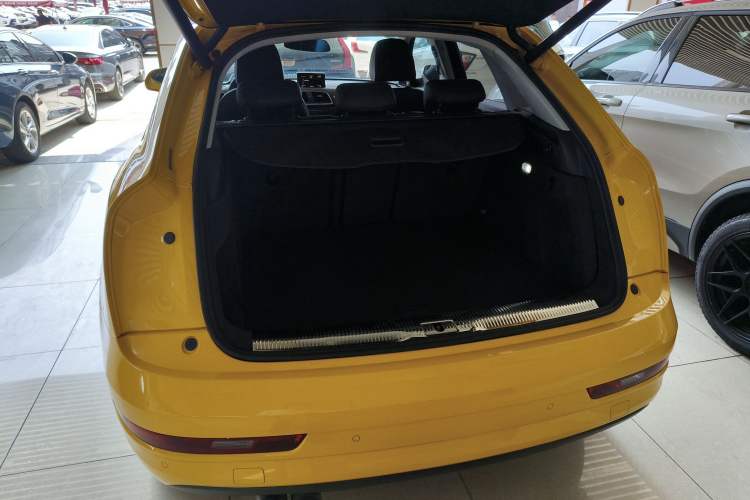 Used Audi Q3 2017 30 TFSI Fashion Model Trunk