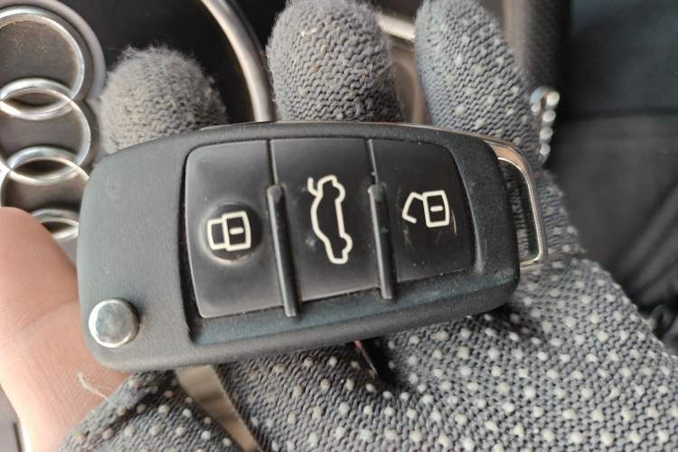 Used Audi Q3 2017 35 TFSI Fashion Model Vehicle Key