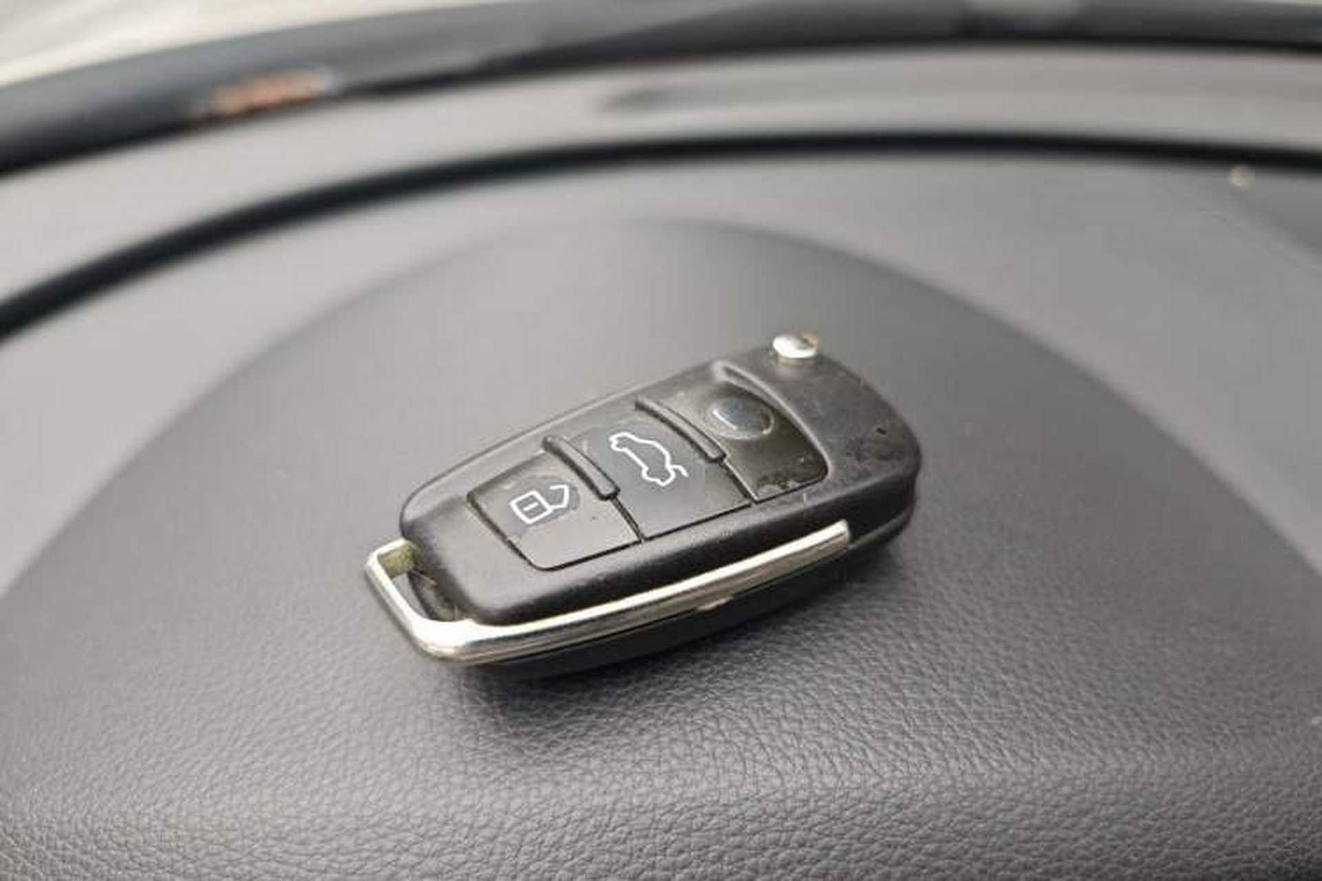 Used Audi Q3 2017 35 TFSI Style Edition Vehicle Key