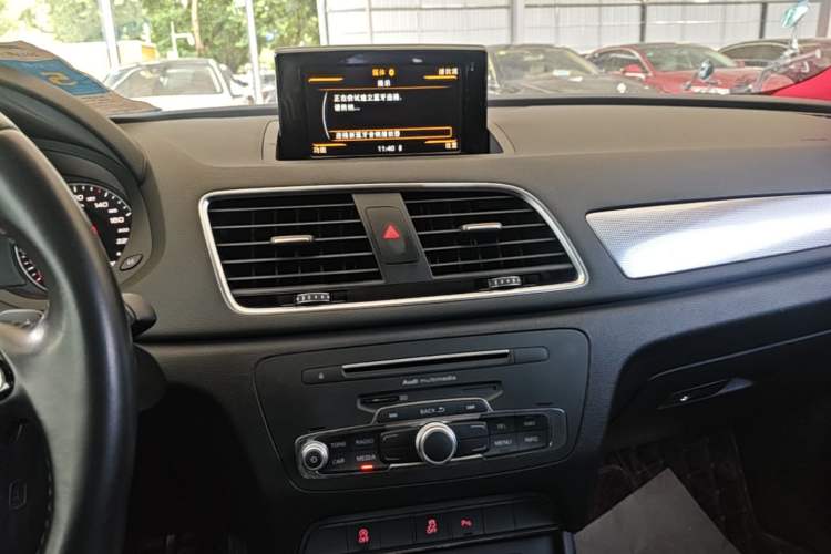 Used Audi Q3 2018 30th Anniversary Edition 30 TFSI Style Model Audio And AC Panel