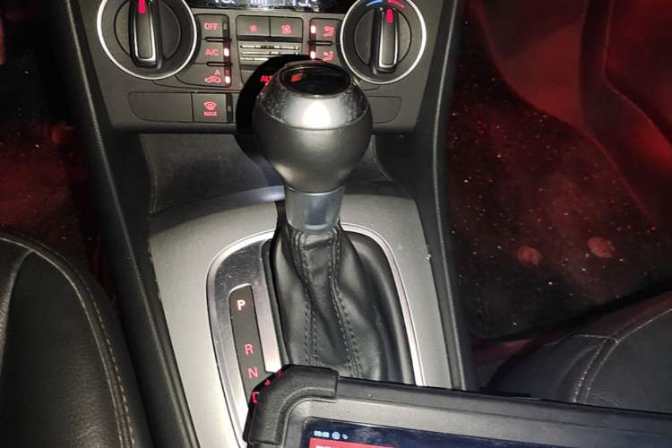 Used Audi Q3 2018 30th Anniversary Edition 30 TFSI Fashion Model Gear Lever