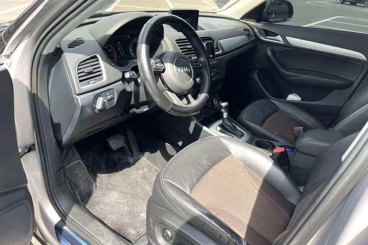 Used Audi Q3 2018 30th Anniversary Edition 30 TFSI Fashion Model Interior 2