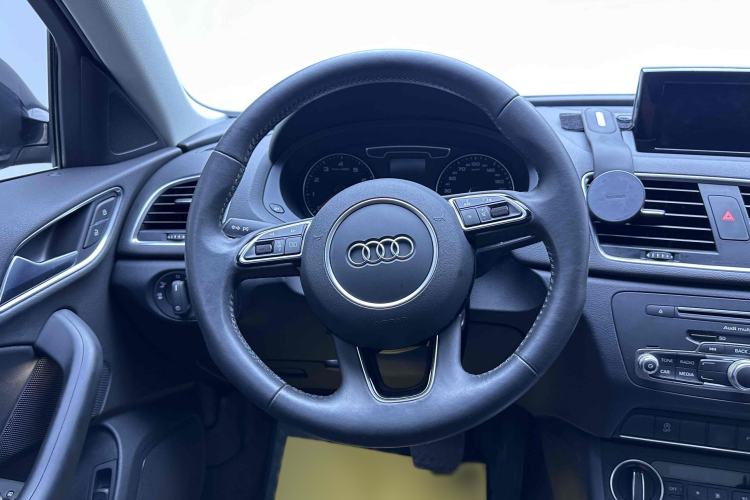 Used Audi Q3 2018 30th Anniversary Edition 30 TFSI Fashion Model Interior 4