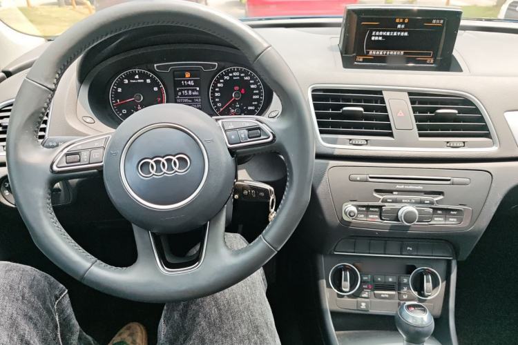 Used Audi Q3 2018 30th Anniversary Edition 30 TFSI Fashion Model Center Console