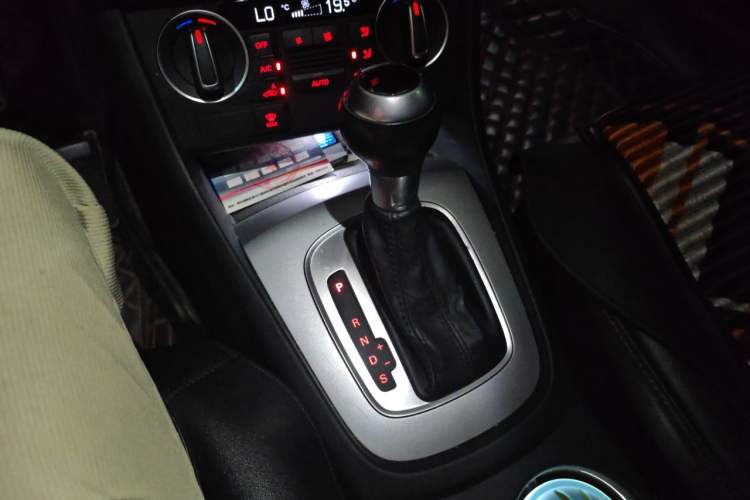 Used Audi Q3 2018 30th Anniversary Edition 30 TFSI Fashion Model Gear Lever