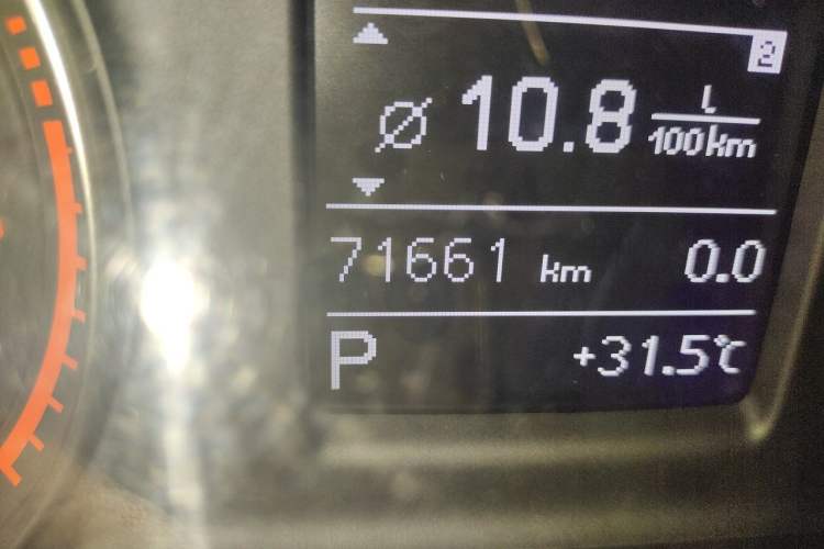 Used Audi Q3 2018 30th Anniversary Edition 30 TFSI Fashion Model Odometer Close Up