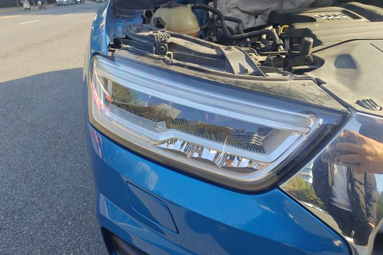 Used Audi Q3 2018 30th Anniversary Edition 30 TFSI Fashion Model Right Front Headlight
