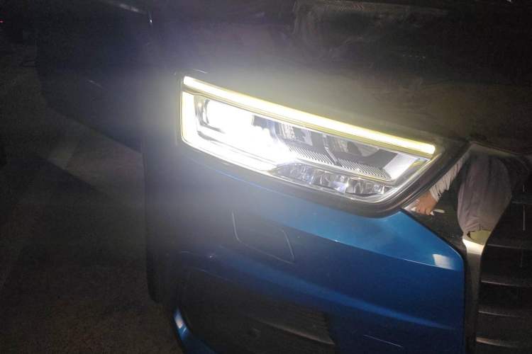Used Audi Q3 2018 30th Anniversary Edition 30 TFSI Fashion Model Right Front Headlight