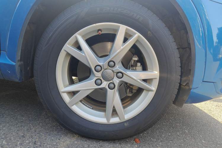 Used Audi Q3 2018 30th Anniversary Edition 30 TFSI Fashion Model Right Front Wheel Hub