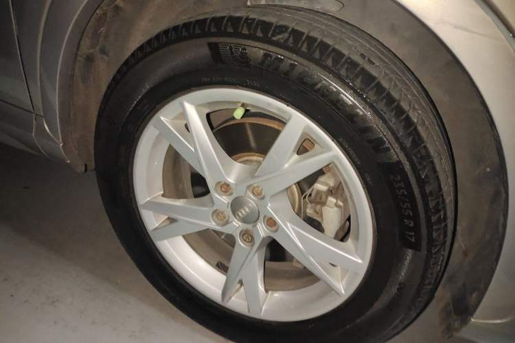 Used Audi Q3 2018 30th Anniversary Edition 30 TFSI Fashion Model Right Front Wheel Hub