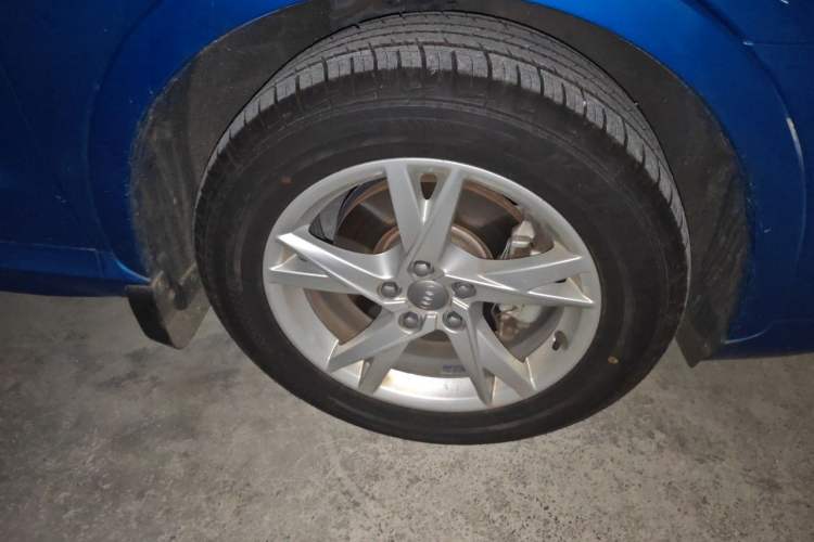 Used Audi Q3 2018 30th Anniversary Edition 30 TFSI Fashion Model Right Front Wheel Hub