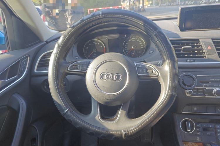 Used Audi Q3 2018 30th Anniversary Edition 30 TFSI Fashion Model Steering Wheel