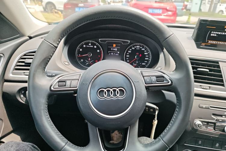 Used Audi Q3 2018 30th Anniversary Edition 30 TFSI Fashion Model Steering Wheel