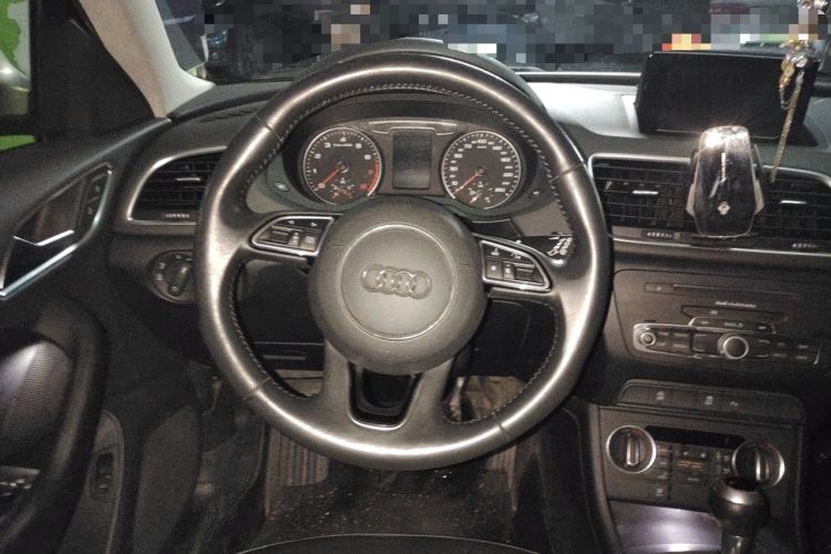 Used Audi Q3 2018 30th Anniversary Edition 30 TFSI Fashion Model Steering Wheel