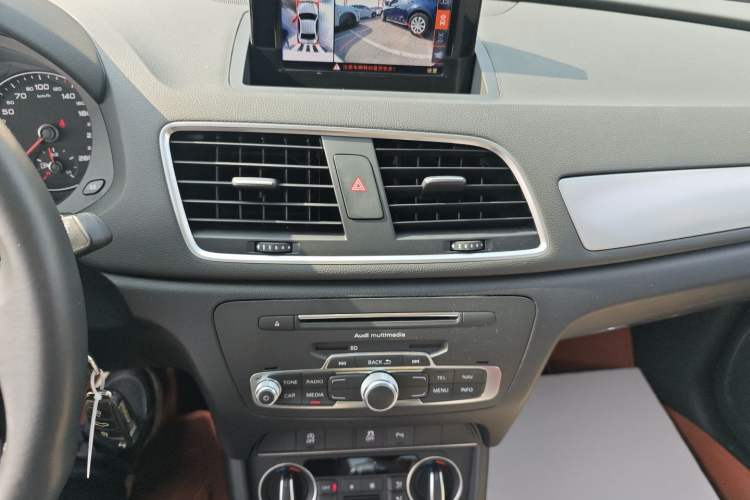 Used Audi Q3 2018 30th Anniversary Edition 30 TFSI Fashion Model Audio And AC Panel