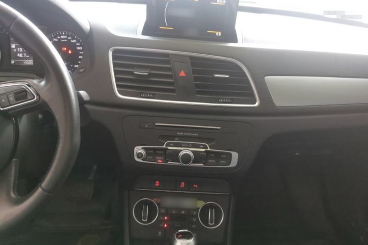 Used Audi Q3 2018 30th Anniversary Edition 30 TFSI Fashion Model Audio And AC Panel