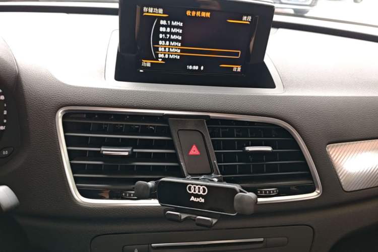 Used Audi Q3 2018 30th Anniversary Edition 35 TFSI Sport Model Audio And AC Panel