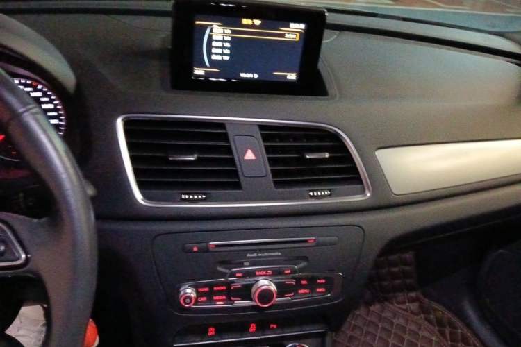 Used Audi Q3 2018 30th Anniversary Edition 30 TFSI Fashion Model Audio And AC Panel