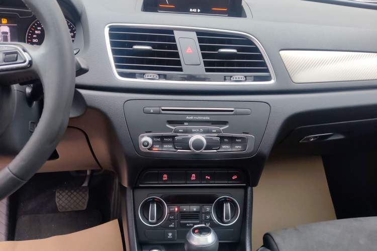 Used Audi Q3 2018 30th Anniversary Edition 35 TFSI Sport Model Audio And AC Panel
