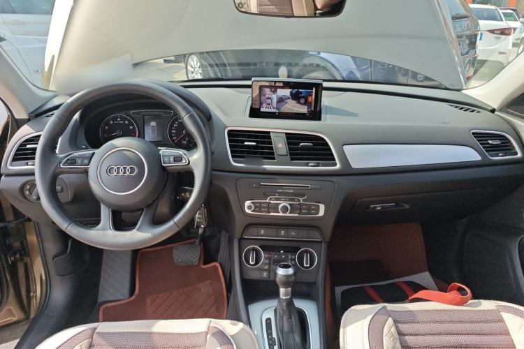 Used Audi Q3 2018 30th Anniversary Edition 30 TFSI Fashion Model Center Console