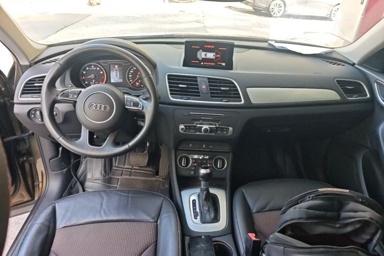 Used Audi Q3 2018 30th Anniversary Edition 30 TFSI Fashion Model Center Console