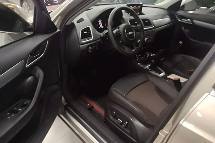 Used Audi Q3 2018 30th Anniversary Edition 30 TFSI Fashion Model Driver Seat