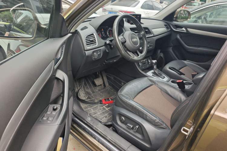 Used Audi Q3 2018 30th Anniversary Edition 30 TFSI Fashion Model Driver Seat