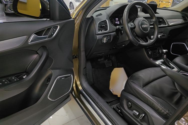 Used Audi Q3 2018 30th Anniversary Edition 30 TFSI Style Model Driver Seat