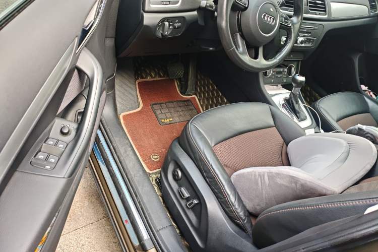 Used Audi Q3 2018 30 TFSI Fashion Edition Collector's Version Driver Seat