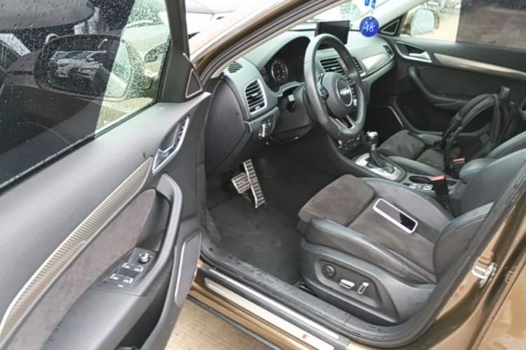 Used Audi Q3 2018 30th Anniversary Edition 35 TFSI Sport Model Driver Seat