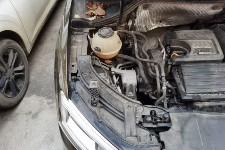 Used Audi Q3 2018 30th Anniversary Edition 30 TFSI Fashion Model Engine Bay Right