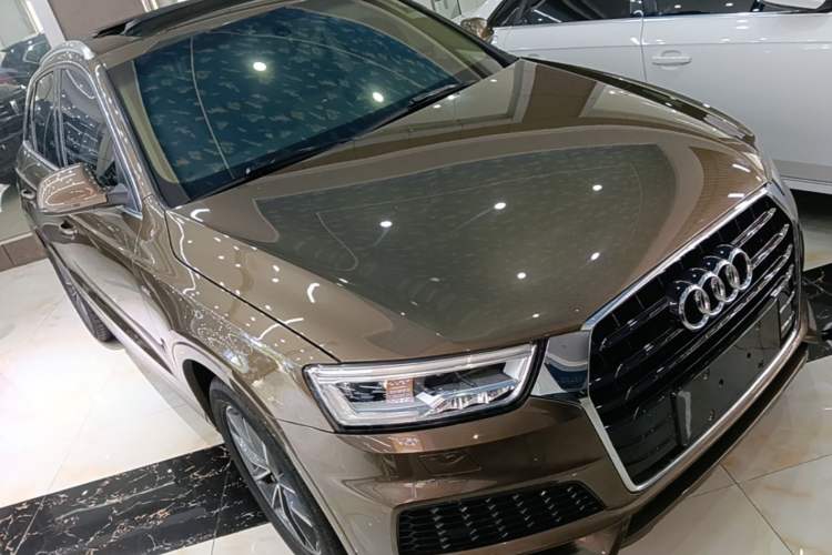 Used Audi Q3 2018 30 TFSI Fashion Edition Collector's Version Front Right 45 Deg