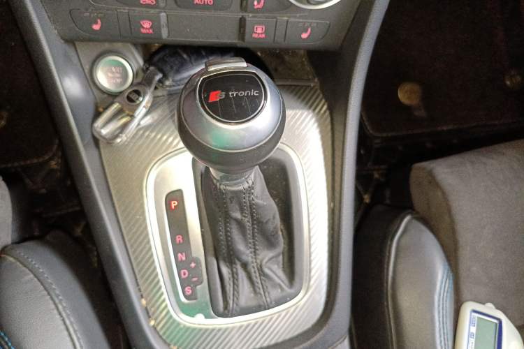 Used Audi Q3 2018 30th Anniversary Edition 35 TFSI Sport Model Gear Lever
