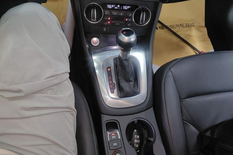 Used Audi Q3 2018 30th Anniversary Edition 30 TFSI Style Model Gear Lever